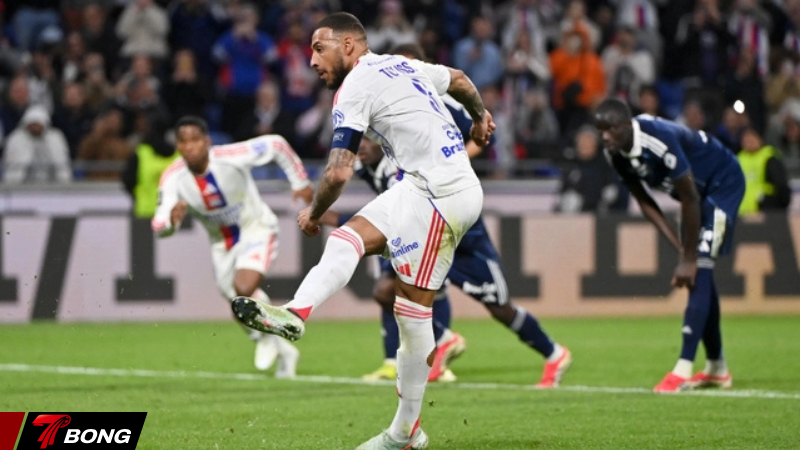 Lyon rơi xuống vị trí thứ 4 sau trận hòa Paris FC